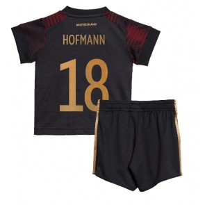 Tyskland Jonas Hofmann #18 babykläder Bortatröja barn VM 2022 Korta ärmar (+ Korta byxor)